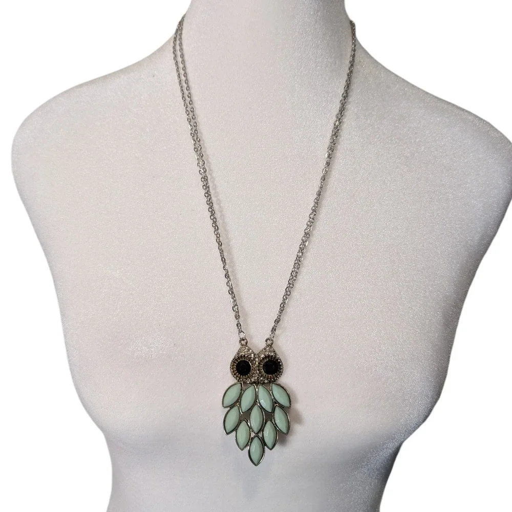 Silver Tone Owl‎ Pendant Necklace Mint Green Faux Stone Rhinestone Toggle Clasp